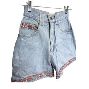 Vintage Floral Embroidered Denim Cut-Off Shorts Blue Casual